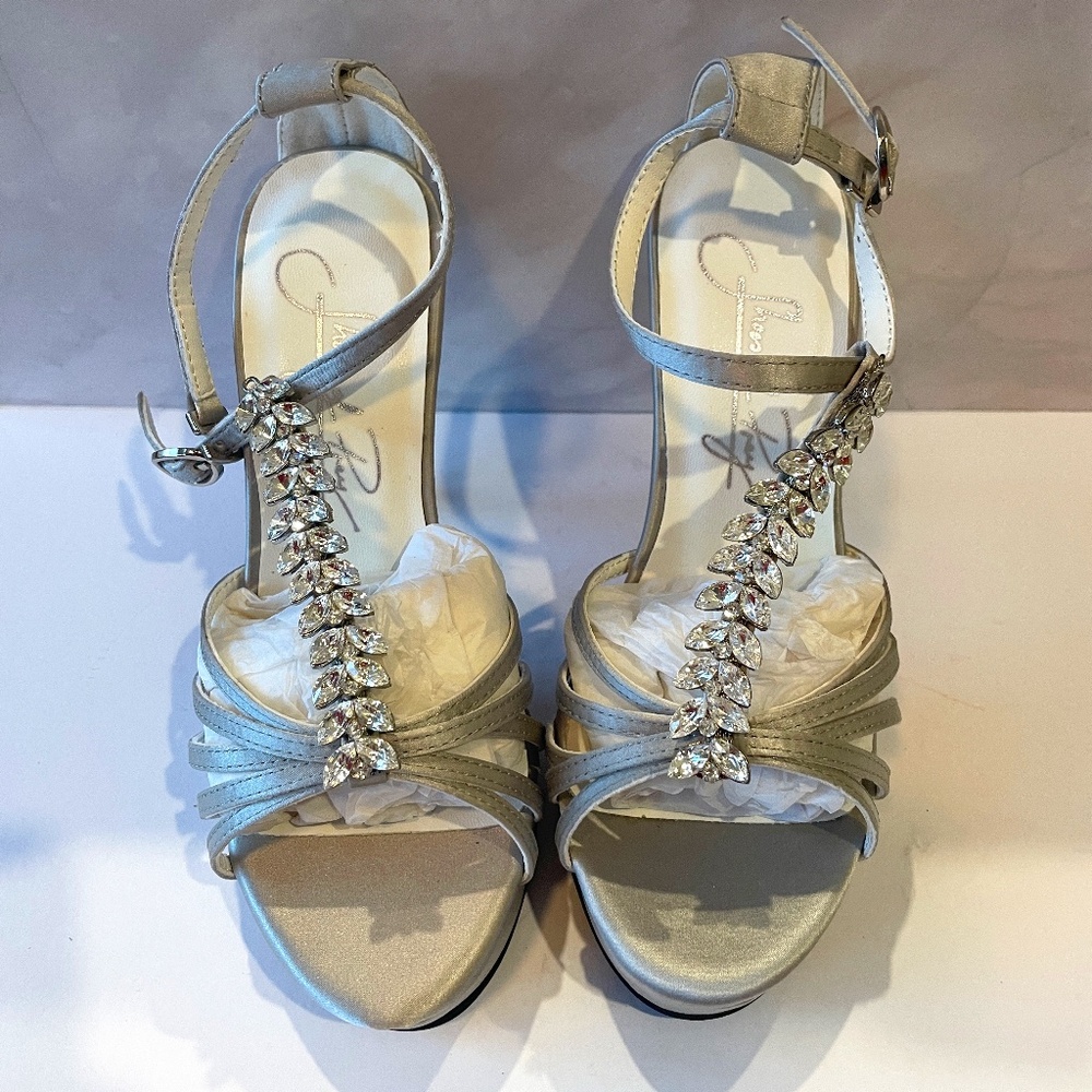 Shoes of Prey Heels - Silver - Size 31.5